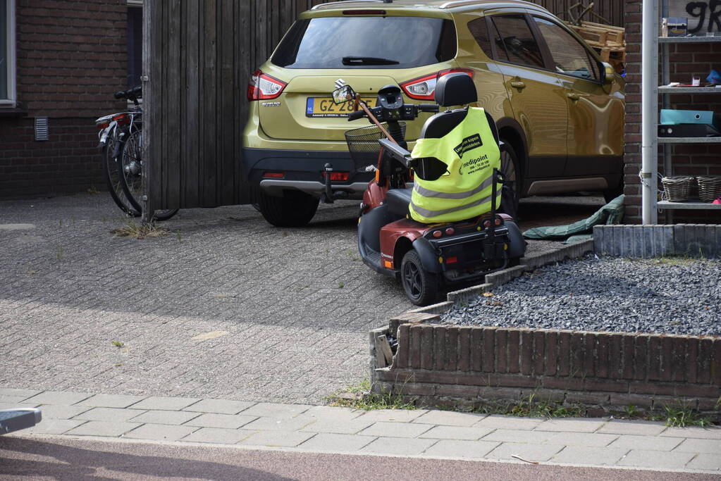 Oudere komt ten val met scootmobiel