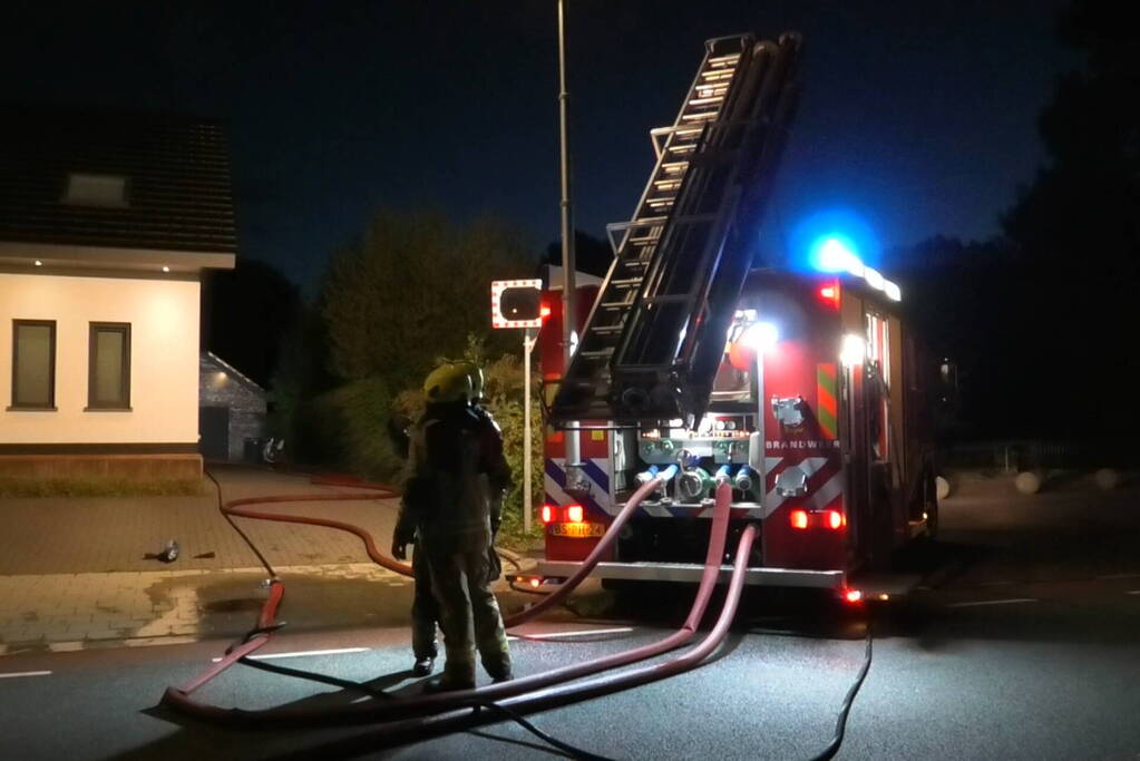 Brand in schuur snel onder controle