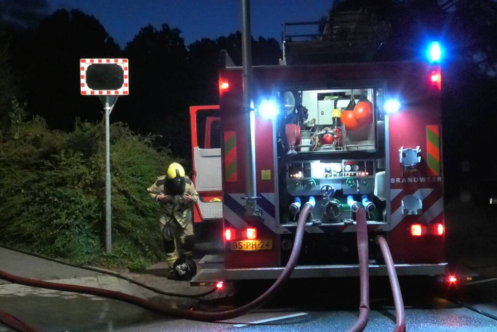 Brand in schuur snel onder controle