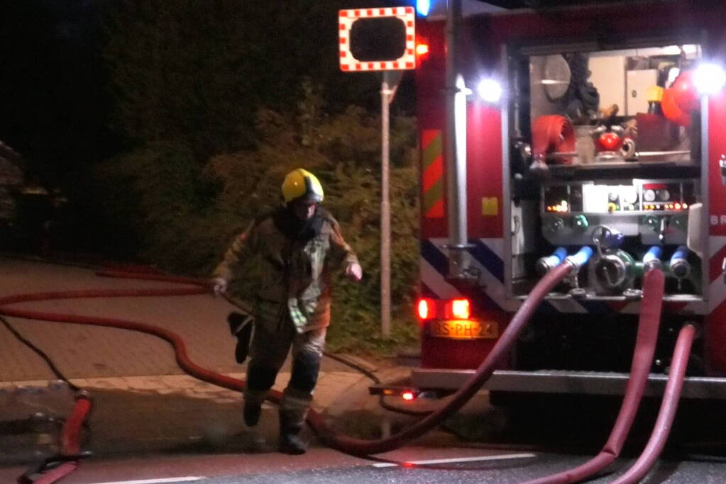 Brand in schuur snel onder controle