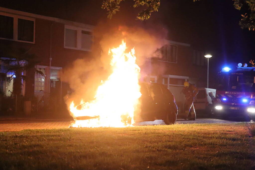 Auto verwoest vanwege brand