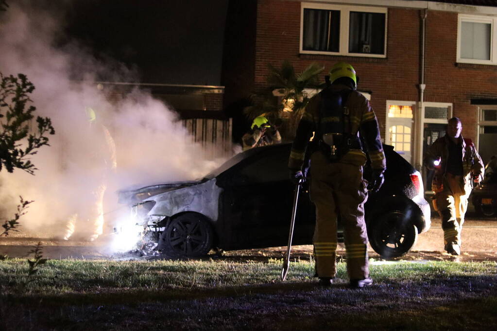 Auto verwoest vanwege brand