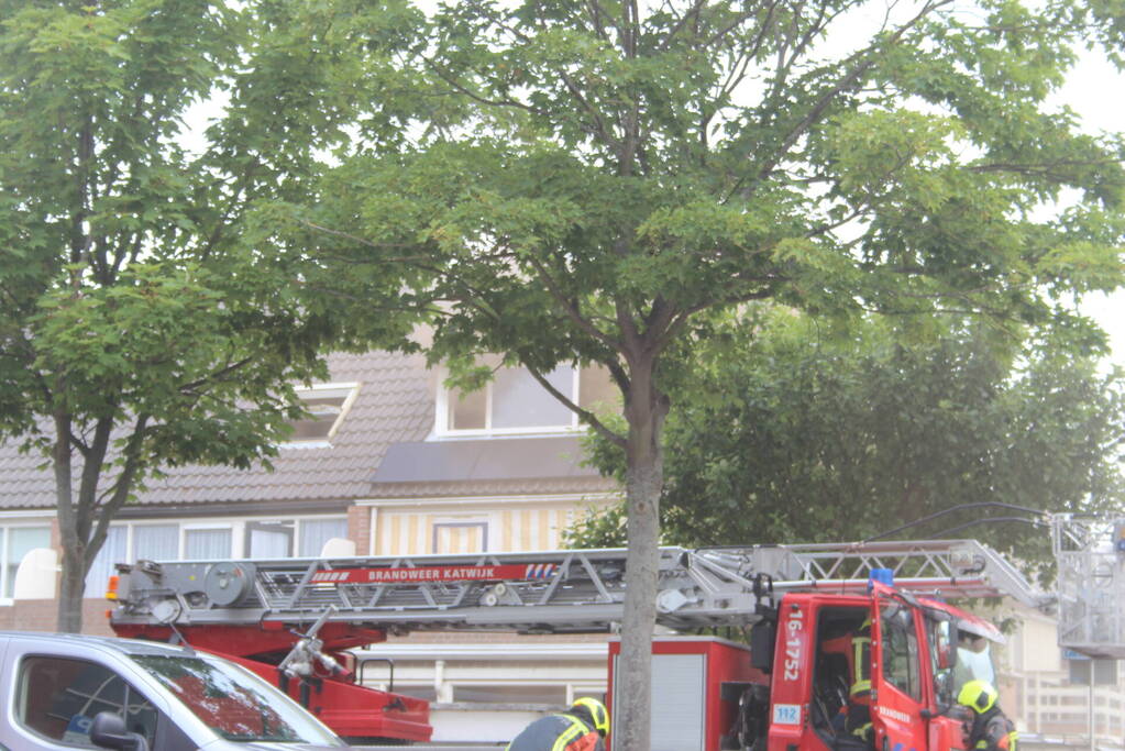 Veel rook bij brand in kruipruimte van woning
