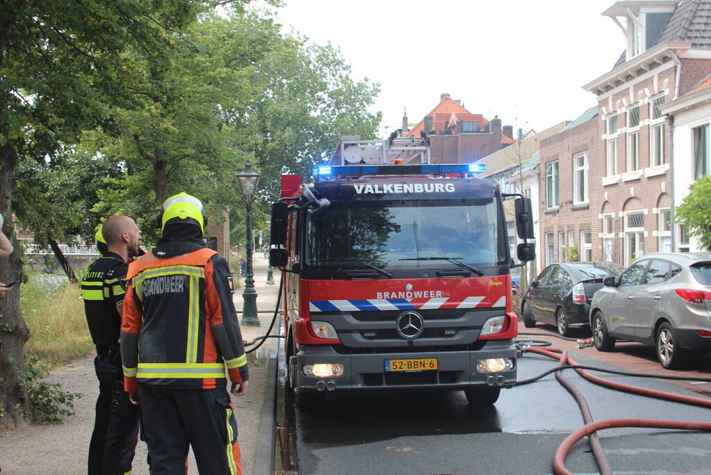 Flinke rookontwikkeling bij dakbrand