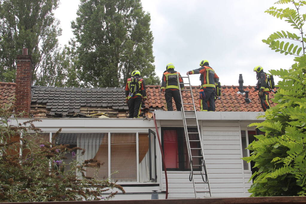 Flinke rookontwikkeling bij dakbrand