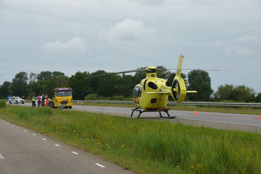 Meerdere gewonden nadat auto zijn kop belandt