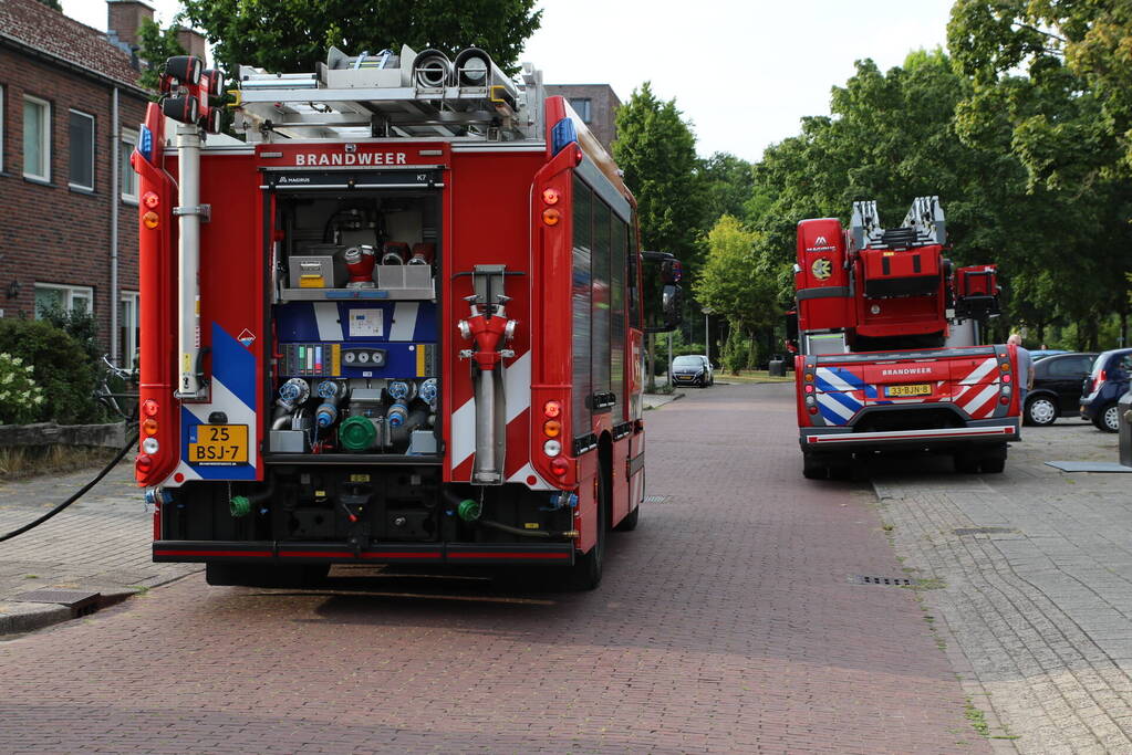 Schuurbrand snel onder controle
