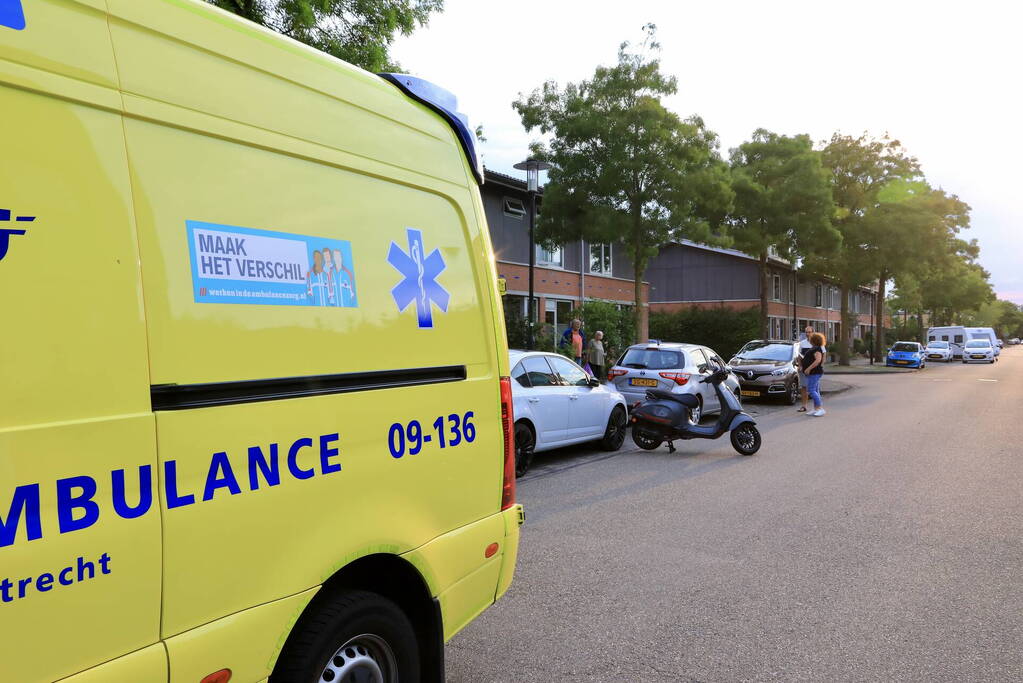 Scooterrijder gaat onderuit en raakt gewond