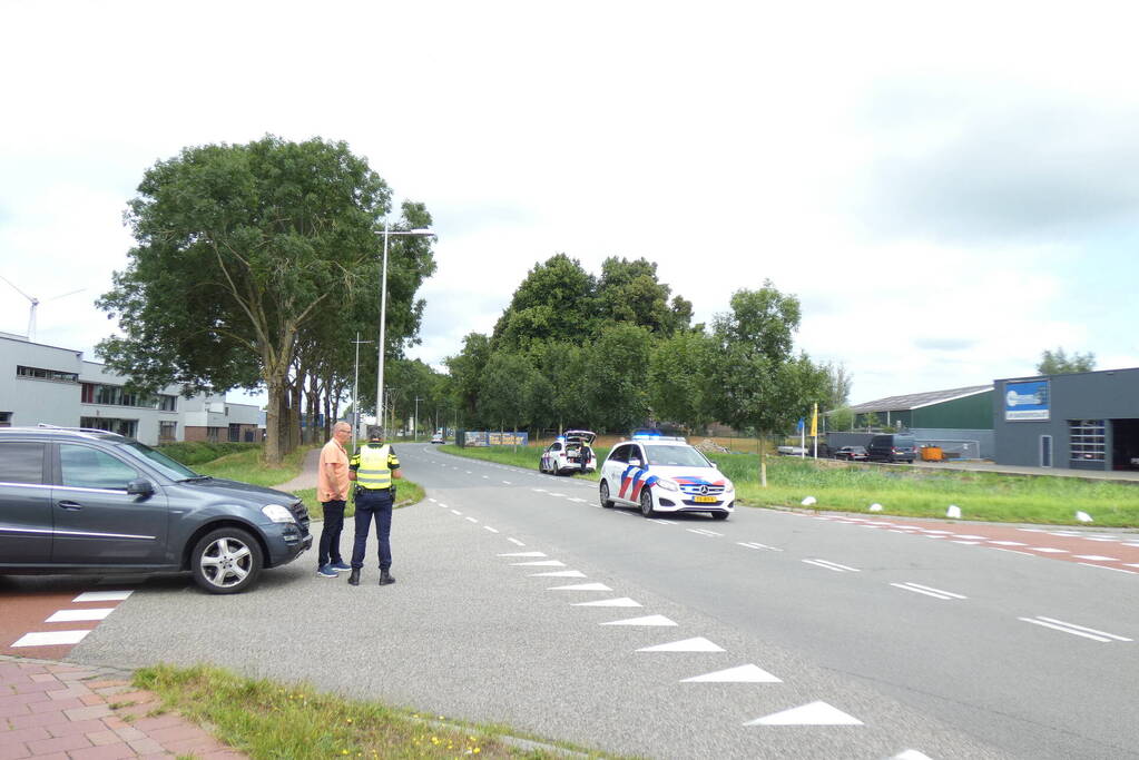 Twee auto's betrokken bij botsing op kruising