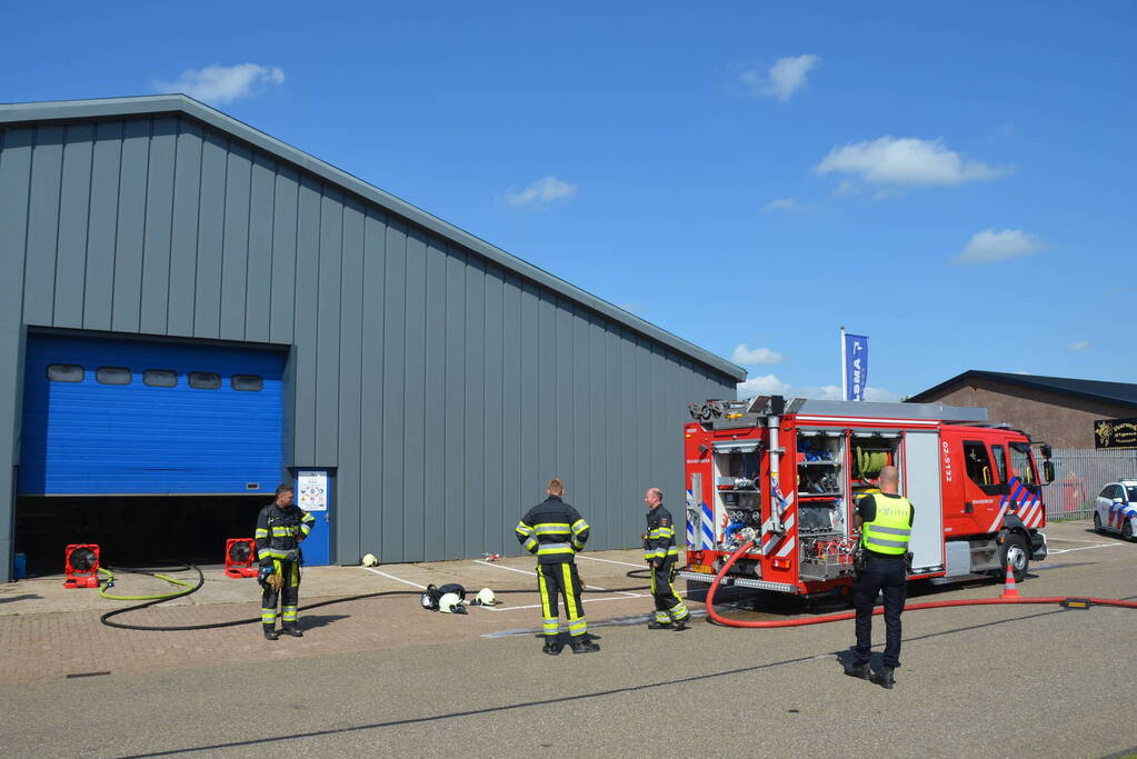 Brand op boot in loods snel geblust