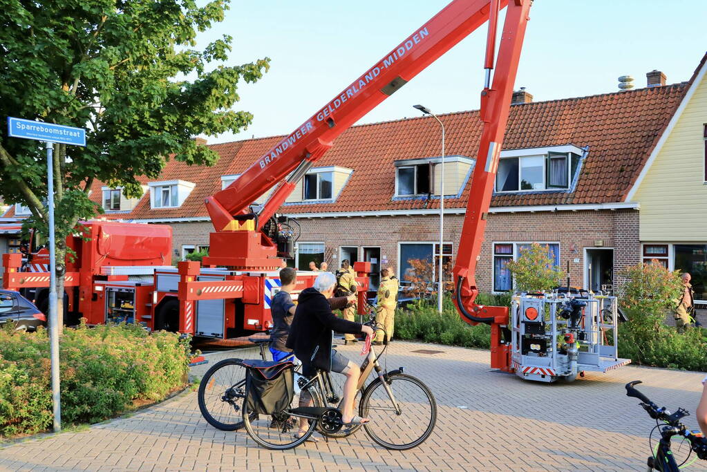 Hevige brand in slaapkamer van woning