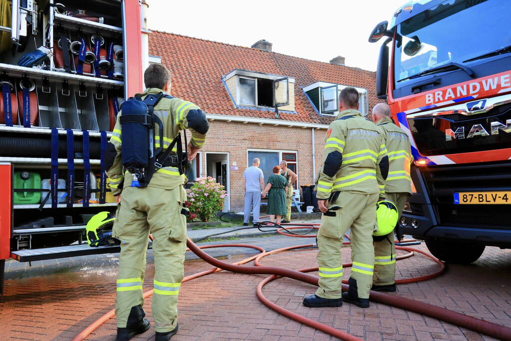 Hevige brand in slaapkamer van woning