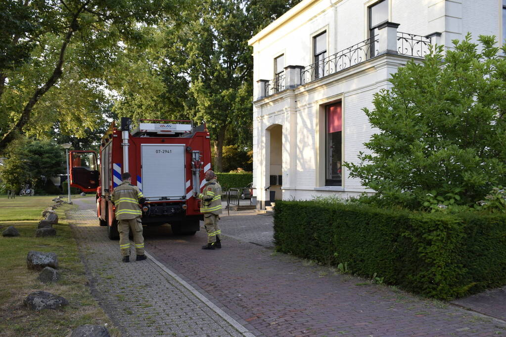 Brandweer onderzoekt gaslucht in woning