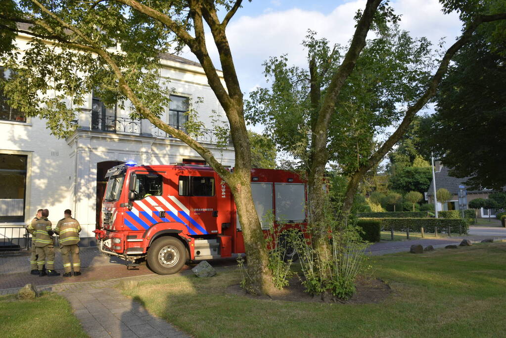 Brandweer onderzoekt gaslucht in woning