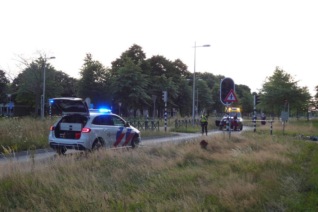 Fietser gewond bij aanrijding op oversteekplaats