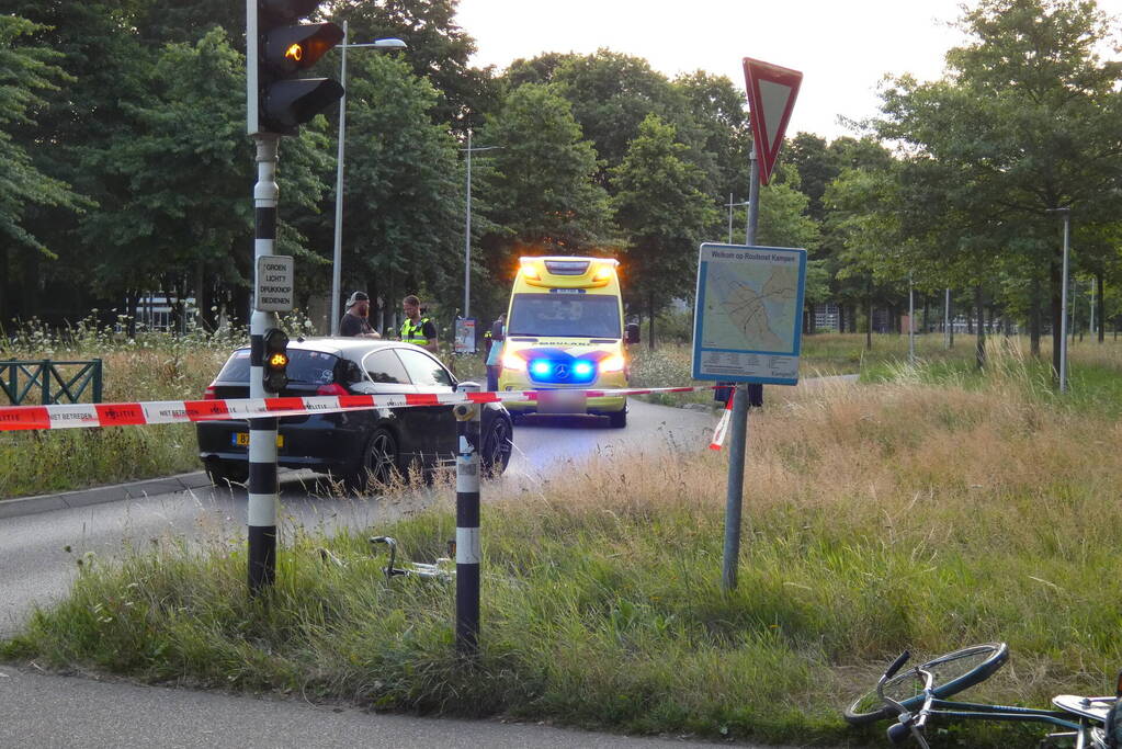 Fietser gewond bij aanrijding op oversteekplaats