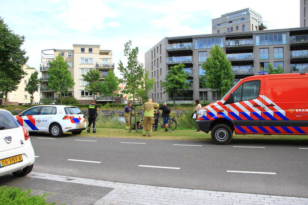 Persoon valt in de Zuid-Willemsvaart