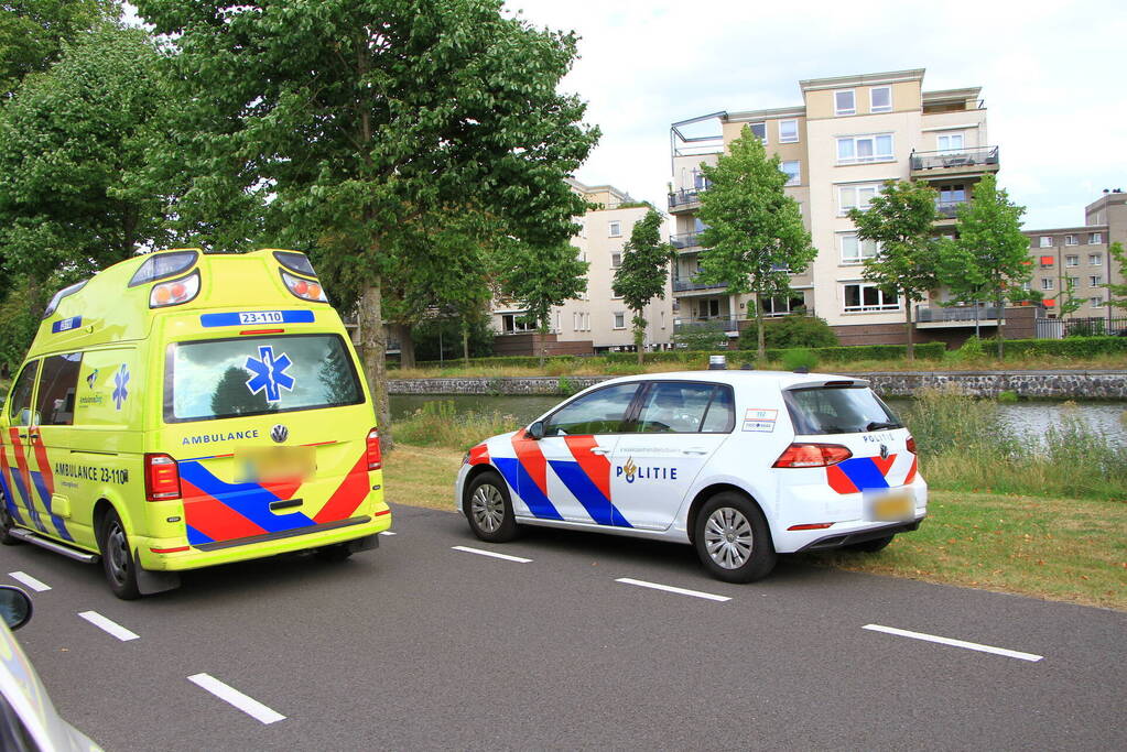 Persoon valt in de Zuid-Willemsvaart