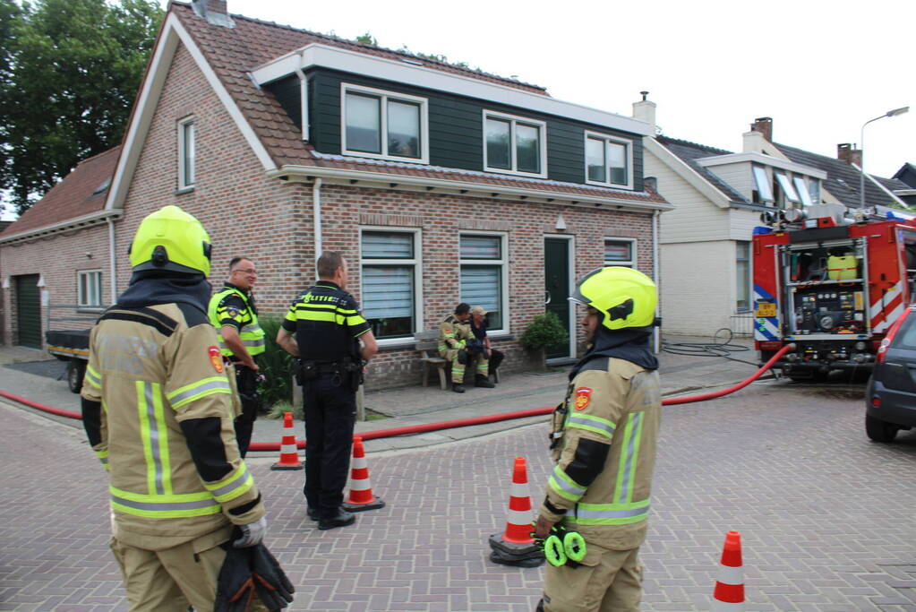 Middelbrand in woonhuis snel onder controle