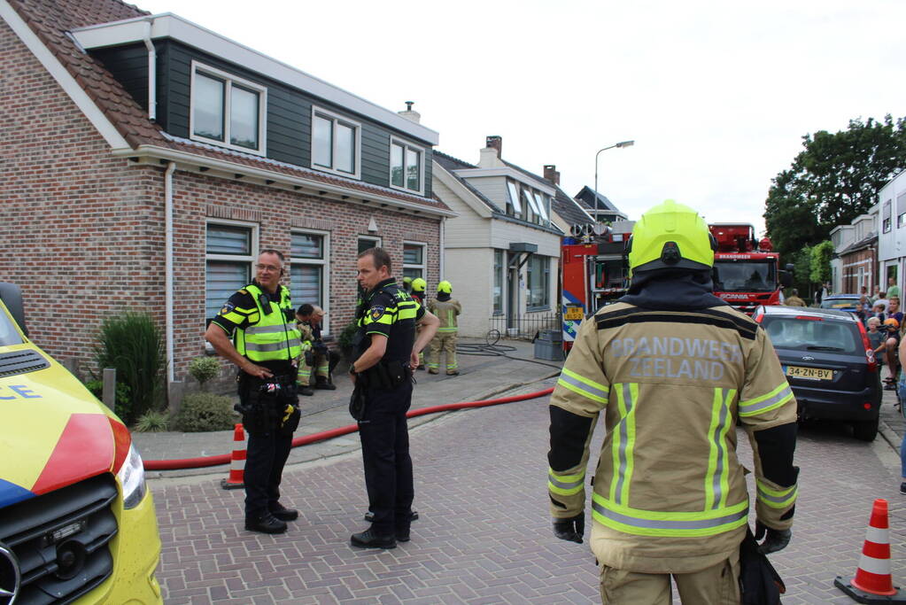 Middelbrand in woonhuis snel onder controle