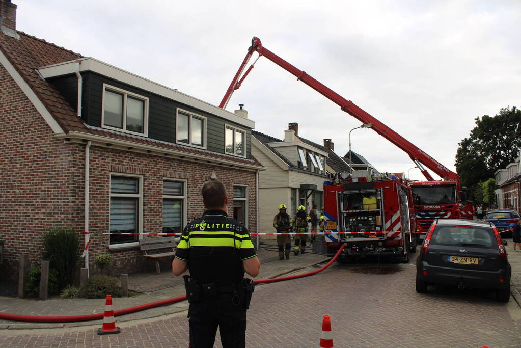 Middelbrand in woonhuis snel onder controle