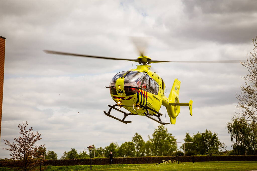 Traumahelikopter landt voor incident in zwembad De Vrijbuiter