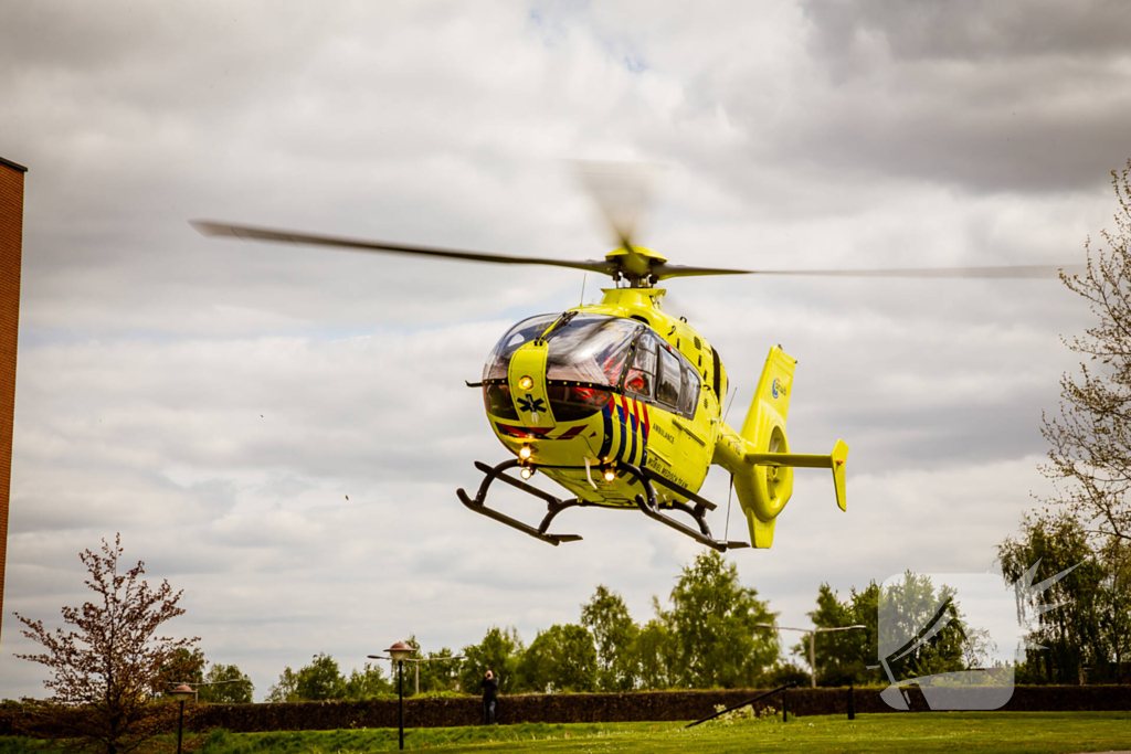 Traumahelikopter landt voor incident in zwembad De Vrijbuiter