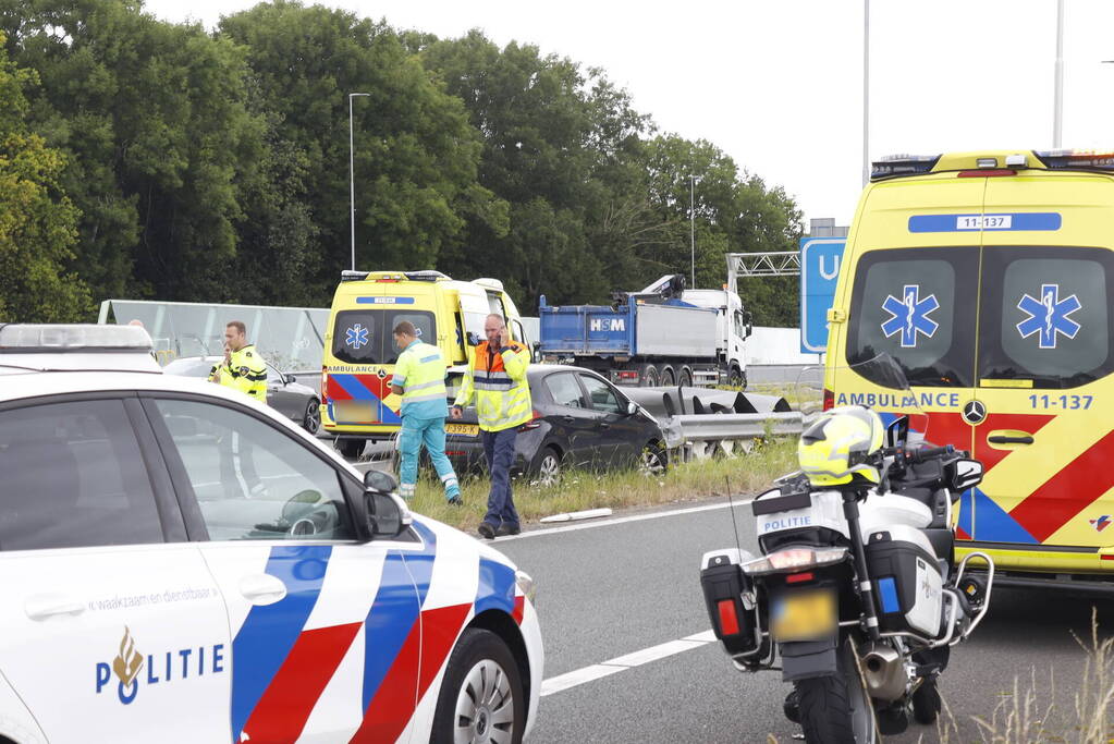 Automobilist botst frontaal op RIMOB