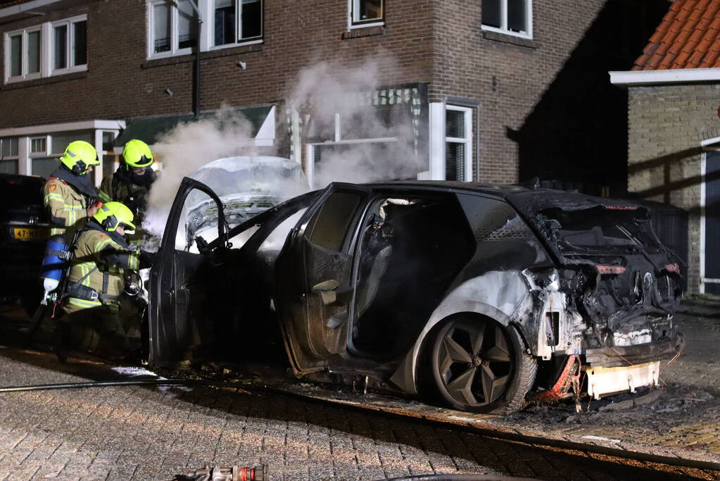 Electrische auto volledig is brand