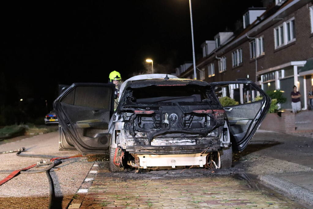 Electrische auto volledig is brand