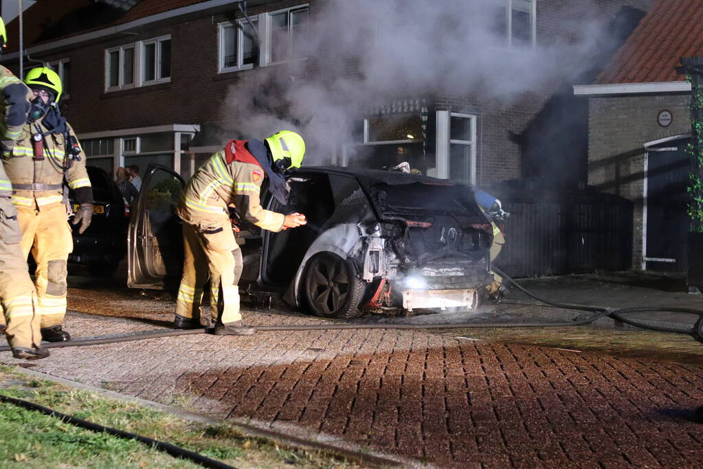 Electrische auto volledig is brand