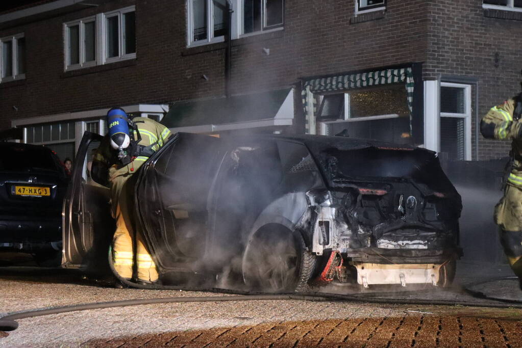 Electrische auto volledig is brand