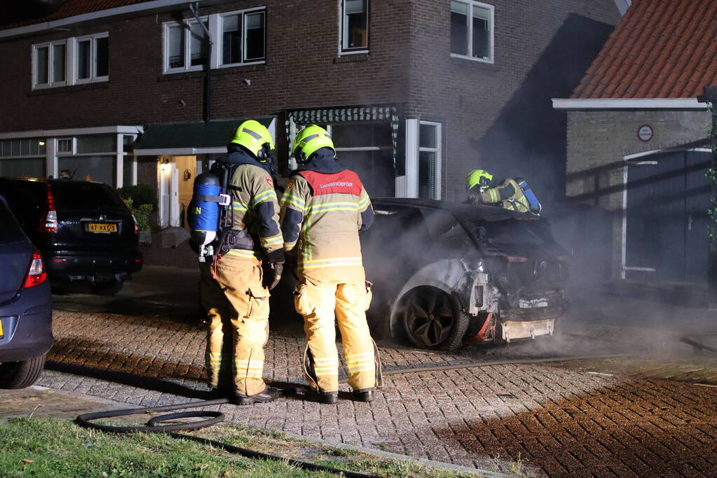 Electrische auto volledig is brand
