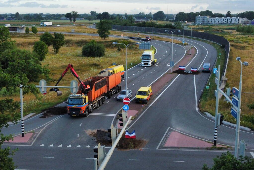 Boeren blokkeren meerdere opritten