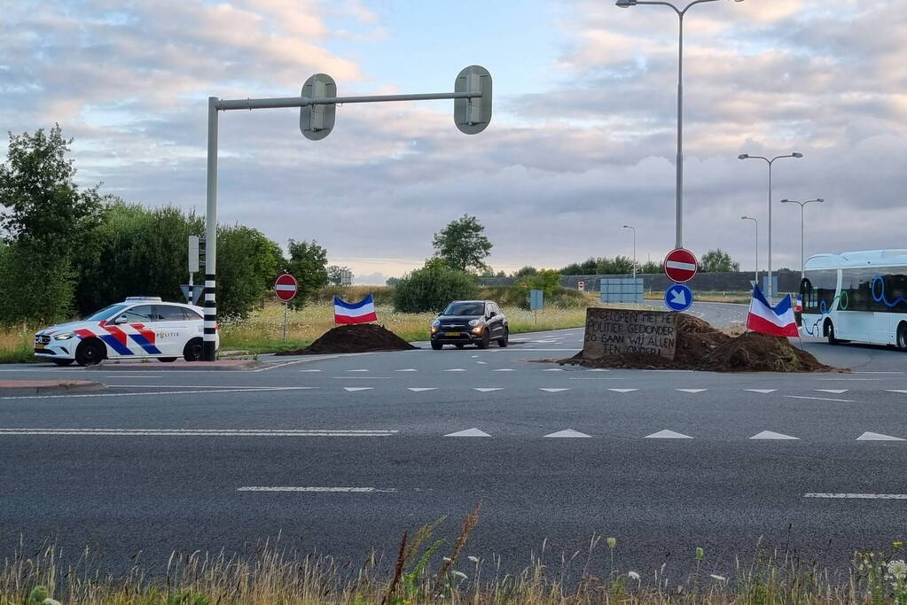 Boeren blokkeren meerdere opritten