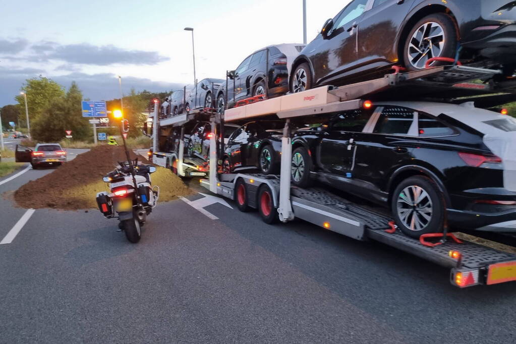 Lange files door dumping op snelwegen