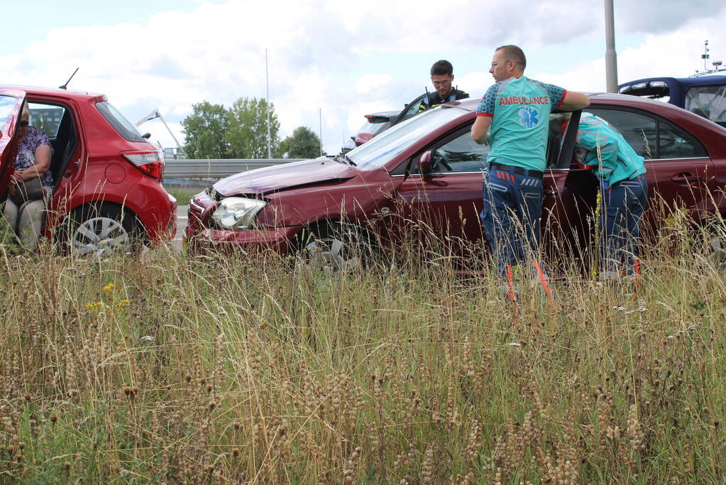 Twee auto's op elkaar gebotst