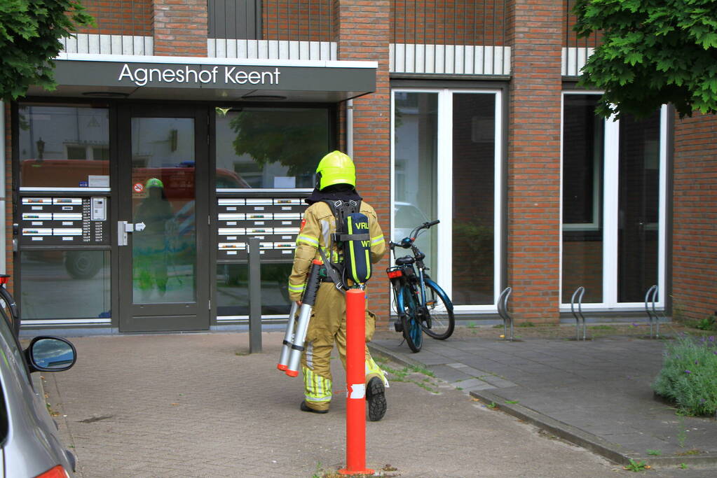 Stankoverlast in flatgebouw door gemorste benzine