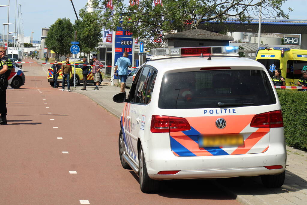Automobilist rijdt in op voetganger