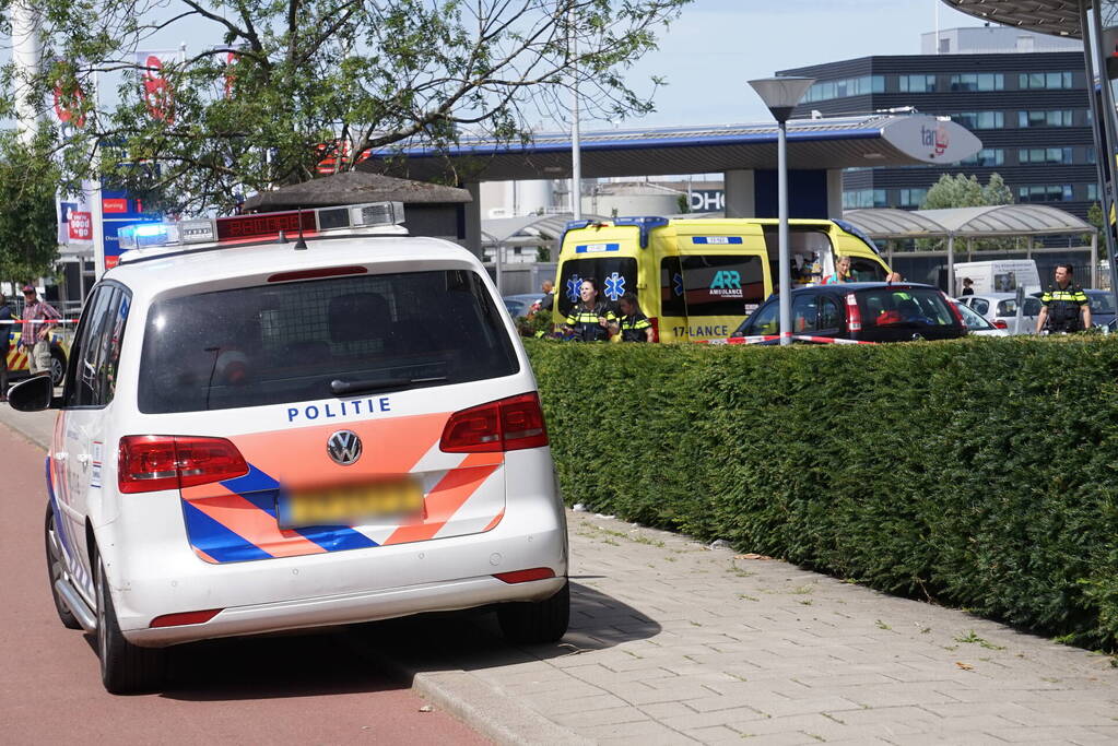 Automobilist rijdt in op voetganger