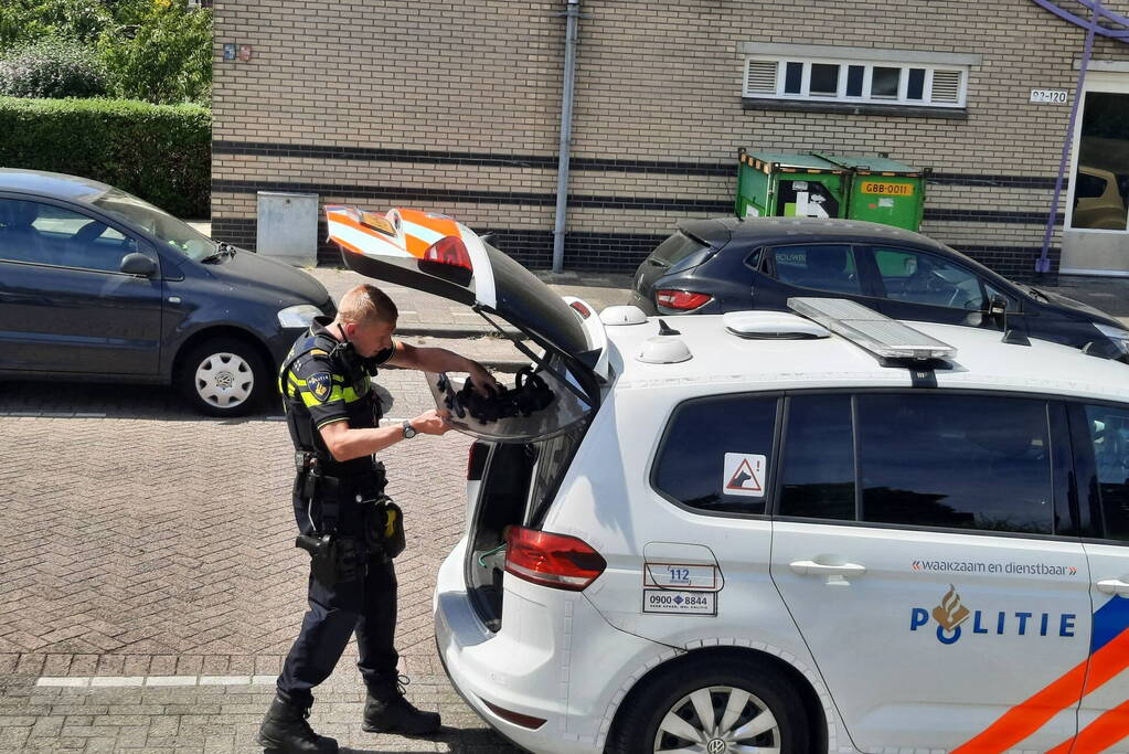 Automobilist rijdt in op voetganger