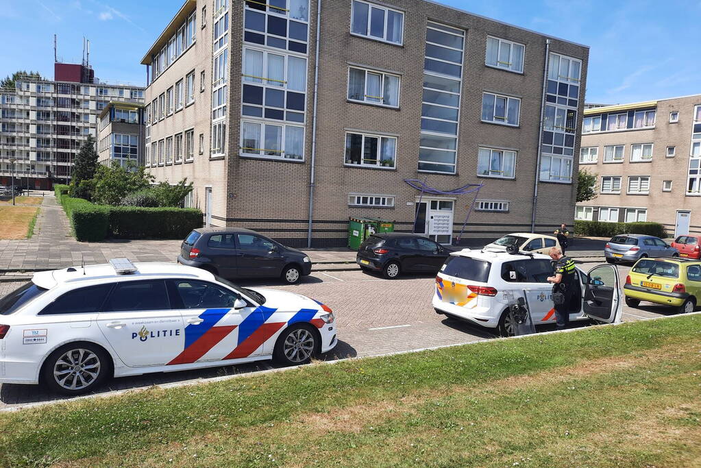 Automobilist rijdt in op voetganger