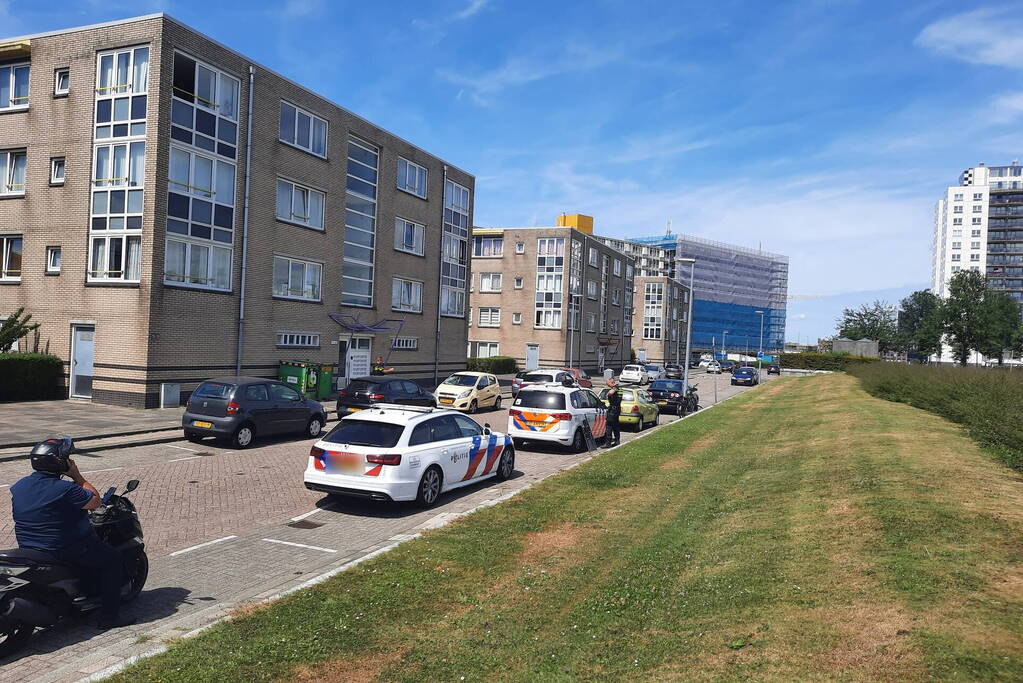 Automobilist rijdt in op voetganger