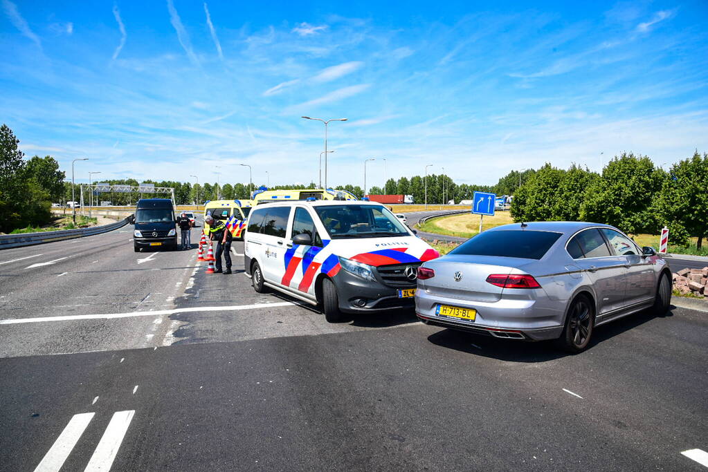Twee personen gewond bij steekpartij op afrit snelweg