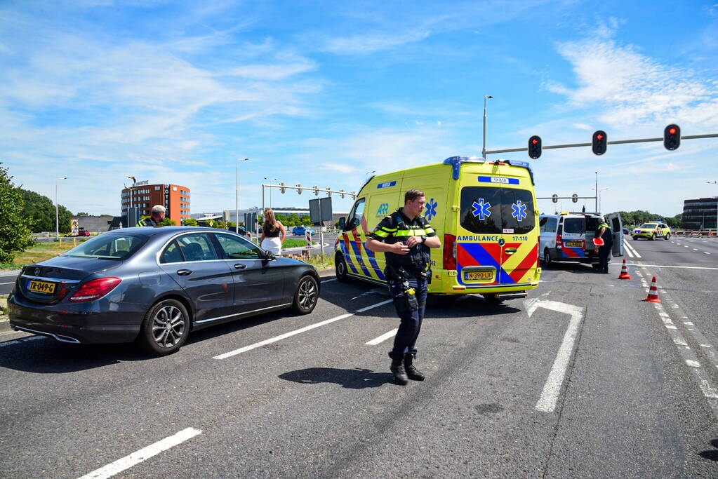 Twee personen gewond bij steekpartij op afrit snelweg