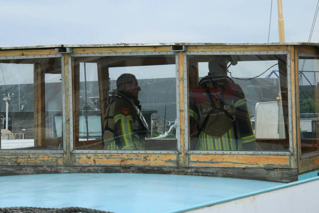 Brandweer voorkomt dat motorboot zinkt