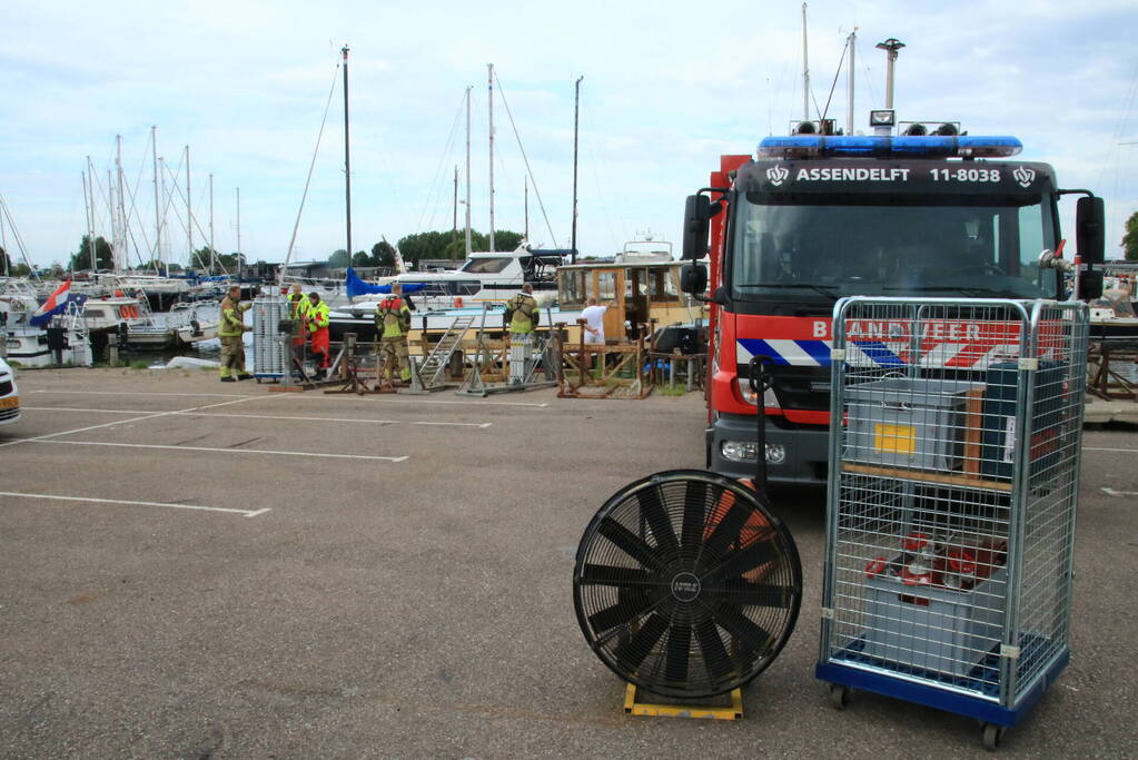 Brandweer voorkomt dat motorboot zinkt