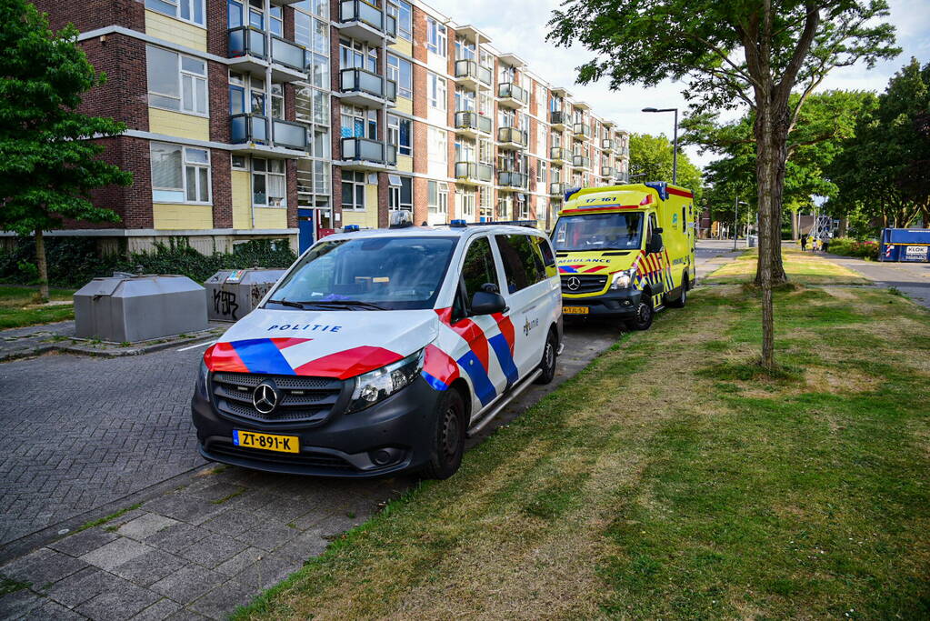 Persoon gewond na val door raam bij ruzie
