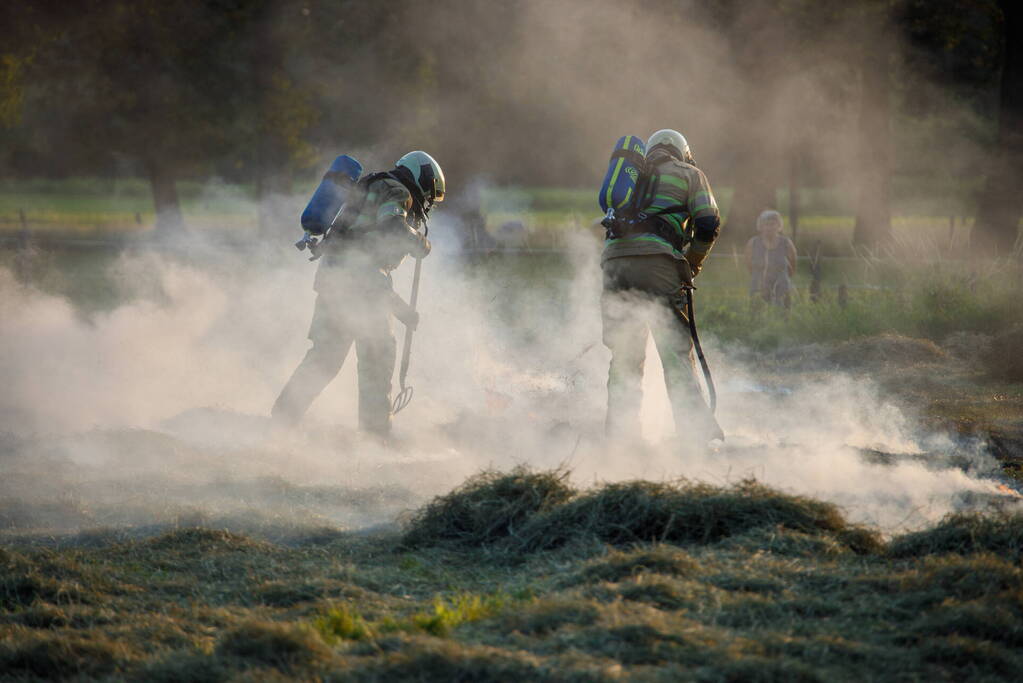 Brandweer uren bezig met blussen van brand