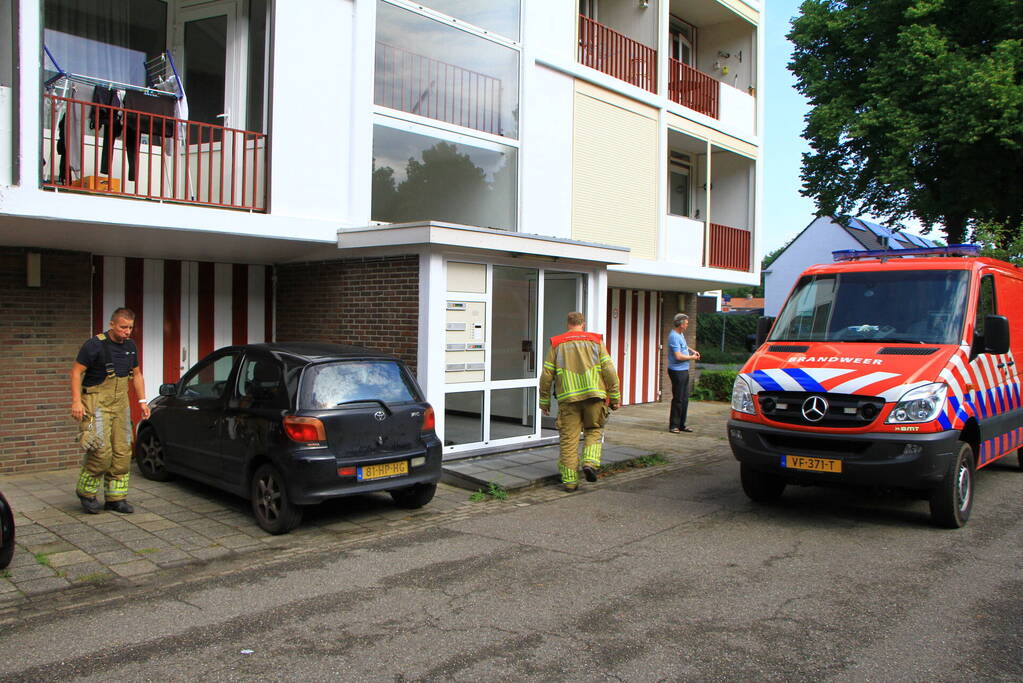 Brandweer doet onderzoek naar vreemde lucht